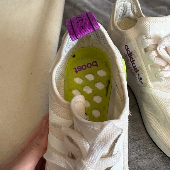 Adidas NMD R1 - Picture 8 of 15